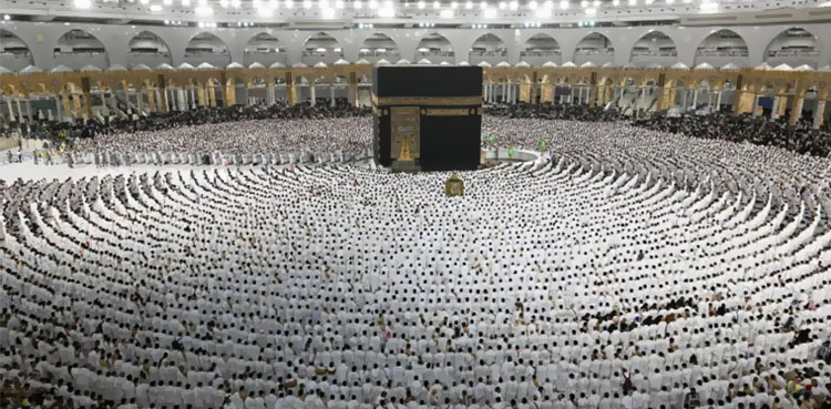 مسجد الحرام میں دعائے ختم قرآن، 25 لاکھ سے زائد افراد کی شرکت