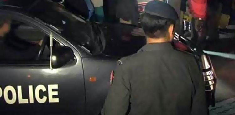 سوشل میڈیا پر غیراخلاقی الفاظ استعمال کرنے والے پولیس کے 2 افسر نوکری سے فارغ