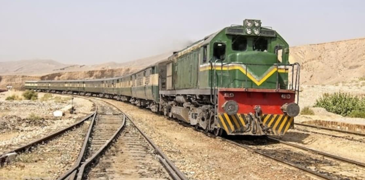 جعفر ایکسپریس 16 روز بعد بحال، پشاور سے کوئٹہ کیلئے روانہ