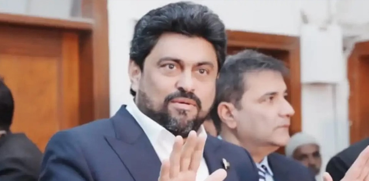 نہ پانی ہے اور نہ ہی بجلی، ایسا لگ رہا ہے کراچی والے چاند پر رہے ہیں، گورنر سندھ