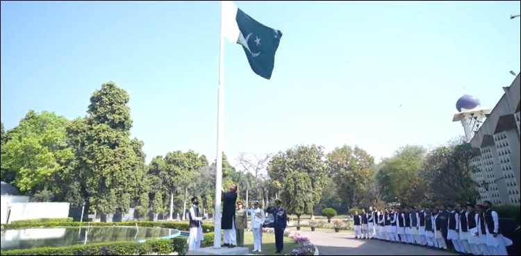 پاکستانی ہائی کمیشن نئی دہلی میں یوم پاکستان کی تقریب، ناظم الامور نے قومی پرچم لہرایا