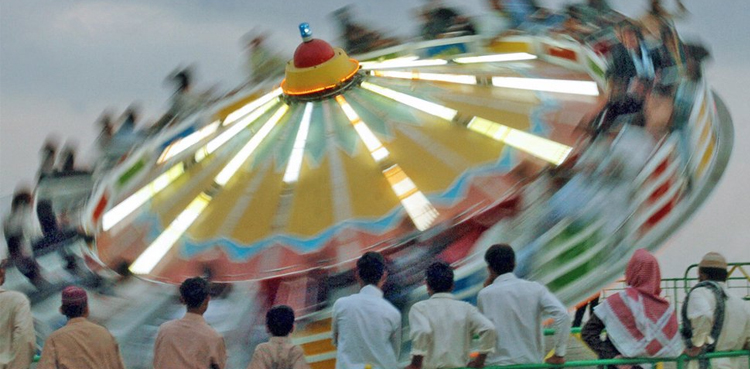 فیصل آباد: جھولے سے گر کر 12 سالہ لڑکی جاں بحق
