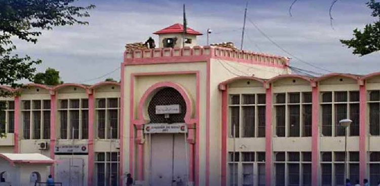 بانی پی ٹی آئی سے ملاقات نہ کرانے پر توہین عدالت کی درخواست دائر