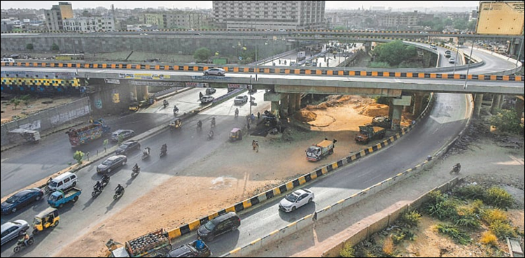 لیاری ایکسپریس وے پر آئے روز حادثات کی وجہ سامنے آ گئی، ٹریفک پولیس کا انکشاف