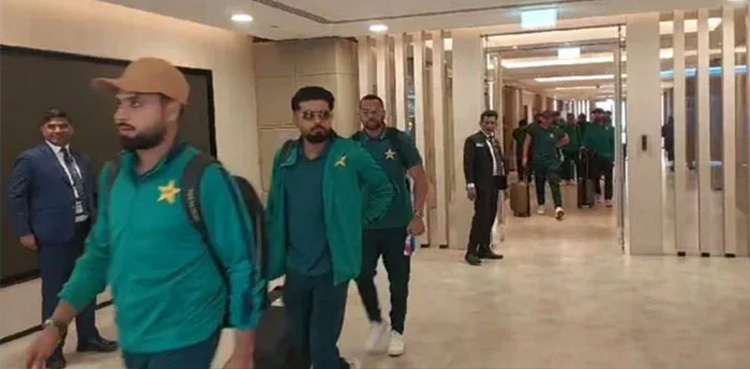 قومی کرکٹ ٹیم دورہ نیوزی لینڈ کے بعد وطن واپس پہنچ گئی