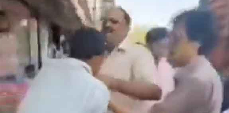 بھارت میں بی جے پی کارکنوں کا مسلمان تاجروں پر حملہ