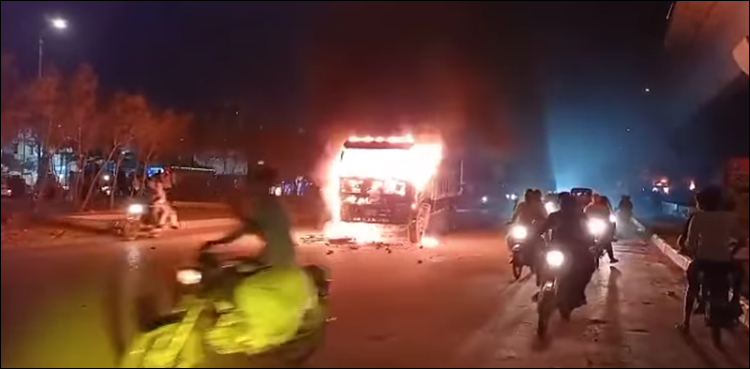 کراچی میں ٹریلر نے مزید 2 نوجوانوں کو مار ڈالا