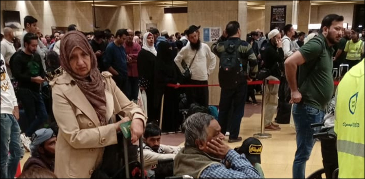 ایف آئی اے امیگریشن کے سسٹم میں اچانک فنی خرابی، جناح ایئرپورٹ پر مسافر مشکل میں پڑ گئے