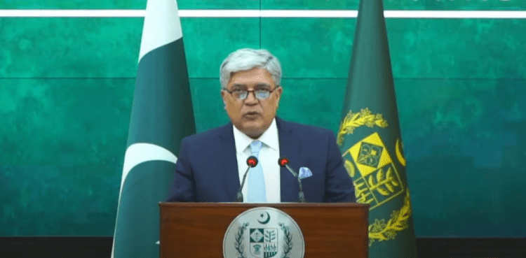بعض علاقوں میں بھارت کی سیز فائر خلاف ورزیوں کے باوجود افواج ضبط کا مظاہرہ کر رہی ہیں، پاکستان