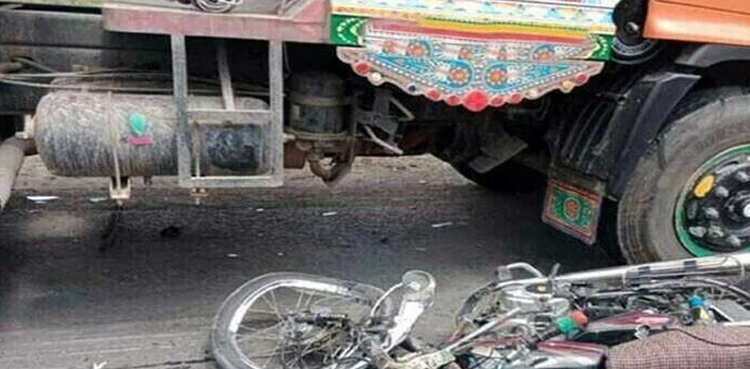 کراچی میں خونی واٹر ٹینکر نے ایک اور موٹر سائیکل سوار کی جان لے لی