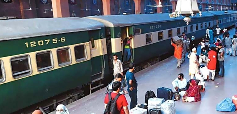 ٹرینوں کے کرایوں میں اضافہ، نوٹیفکیشن جاری