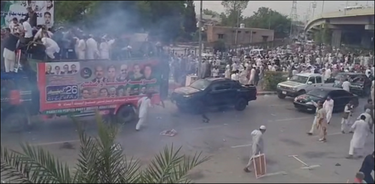 پی ٹی آئی کے کیمپ کو آگ لگانے پر مقدمہ درج