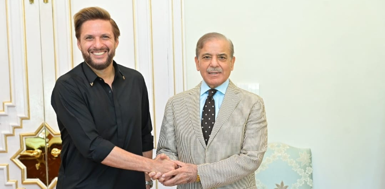شاہد آفریدی کی وزیر اعظم سے ملاقات، آپریشن بنیان مرصوص کی کامیابی پر مبارکباد
