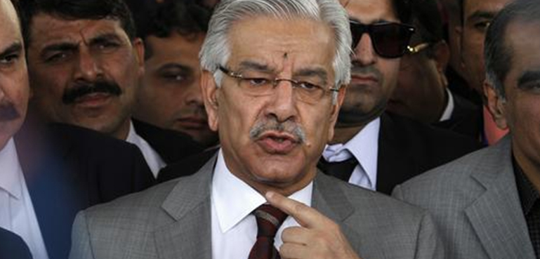 پہلے افواج پاکستان نے جنگ جیتی اور اب قدرتی آفات سے نبرد آزما ہیں، وزیر دفاع