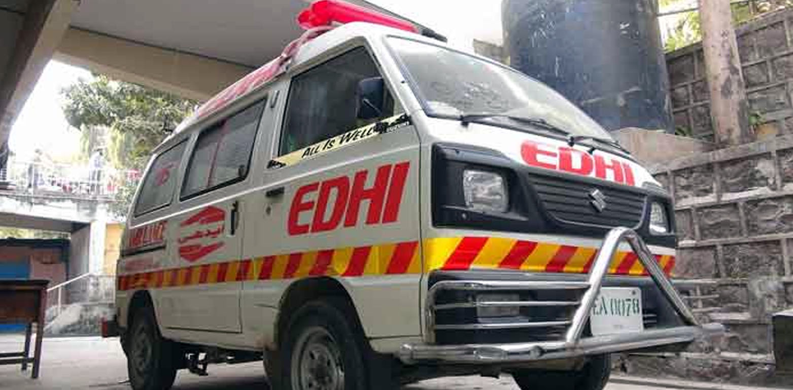 کراچی: ٹرک نے اسکول سے واپس آنیوالے موٹر سائیکل سوار باپ بیٹیوں کو کچل دیا