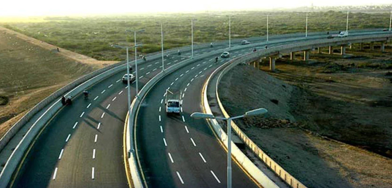 ملک بھر کی موٹر ویز کے اطراف پھل دار درخت اور شجر کاری کا فیصلہ