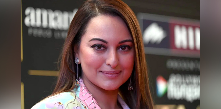 سوناکشی سنہا نے بھارتی نیوز چینلز کو سرکس اور گندگی قرار دے دیا