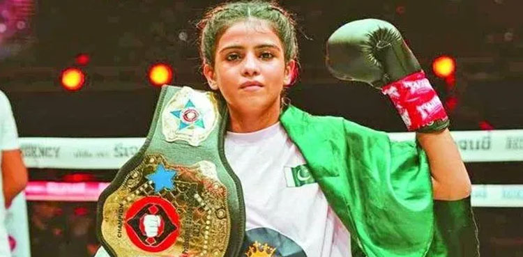 حکومت سندھ کا باکسرعالیہ سومرو کیلئے 46.5 لاکھ روپے کا چیک