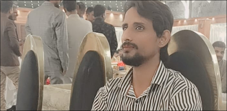 پولیس اہلکار نے موٹر سائیکل ٹکرانے پر نوجوان کو گولی مار دی، فوٹیج