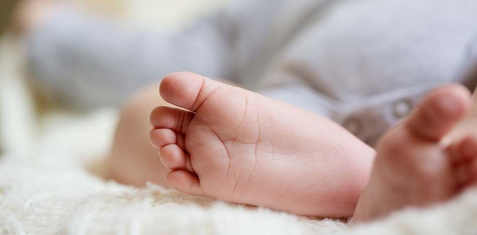 اسپتال کی چھت سے نوزائیدہ بچی پر پنکھا گر گیا