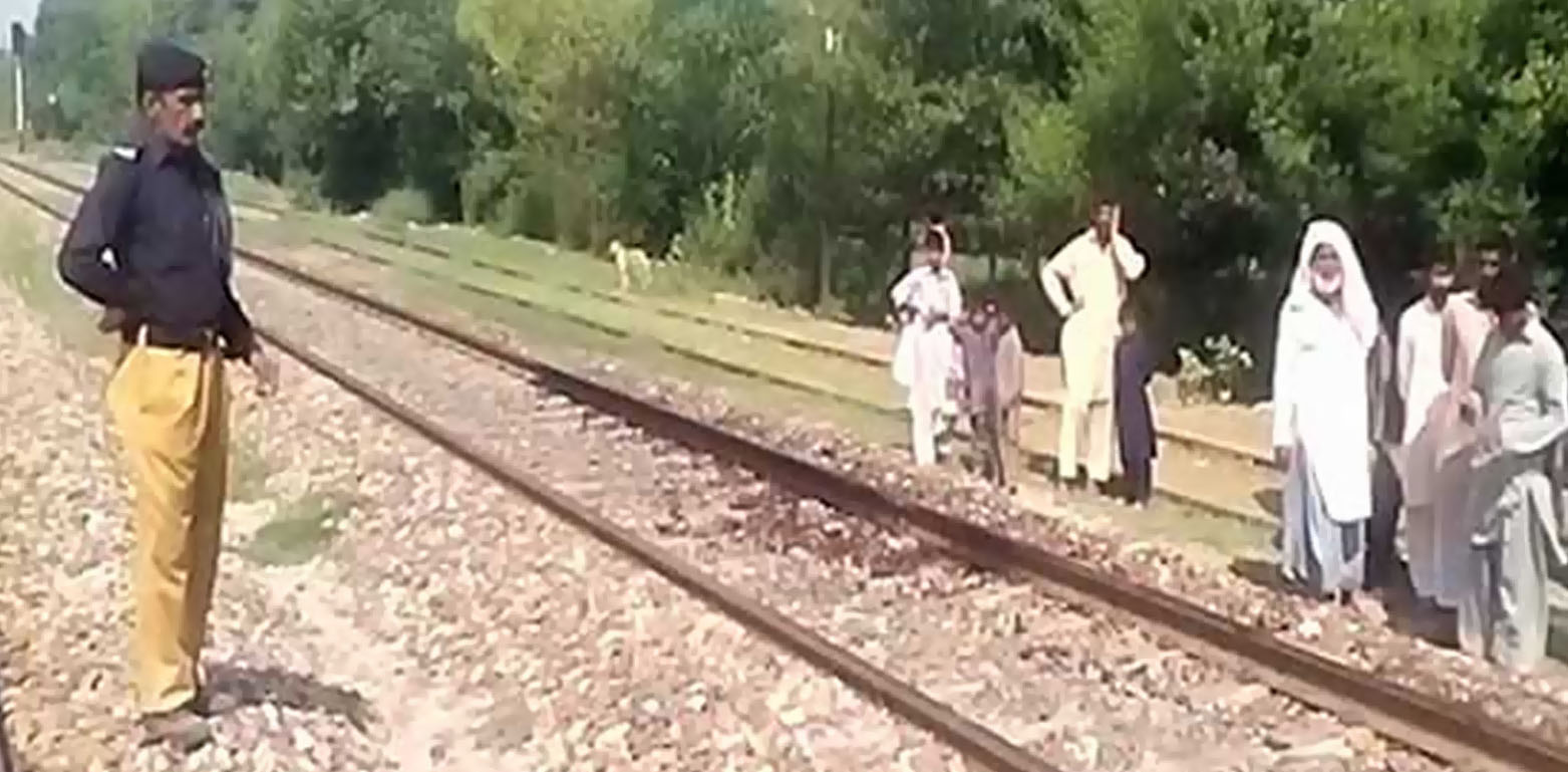 میاں بیوی نے ٹرین کے آگے لیٹ کر زندگی کا خاتمہ کرلیا