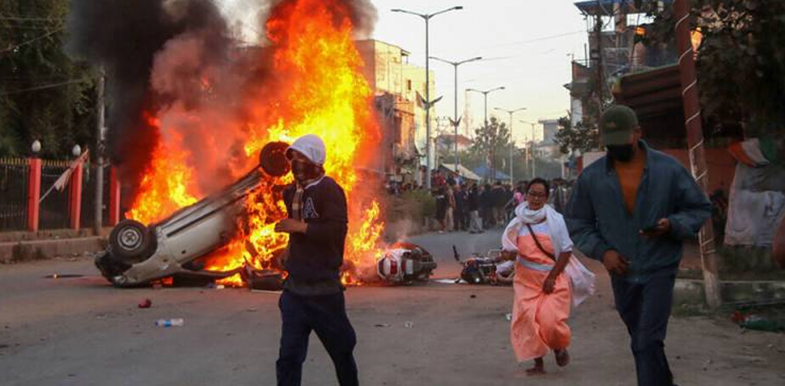 بھارتی ریاست منی پور ایک بار پھر تباہی کے دہانے پر، کرفیو نافذ