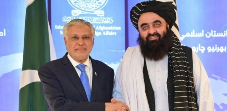 اسحاق ڈار کی افغان عبوری وزیر خارجہ سے ٹیلیفونک رابطہ، سفارتی تعلقات بحالی کے فیصلے کا خیرمقدم