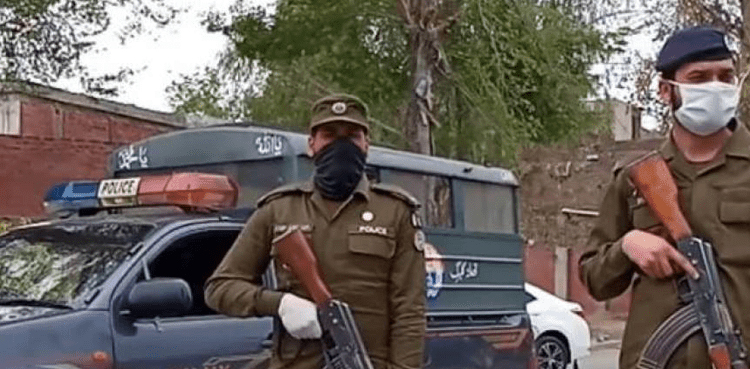 ڈکیتی کے دوران خواتین کو زیادتی کا نشانہ بنانے 2 خطرناک ڈاکو مقابلے میں ہلاک