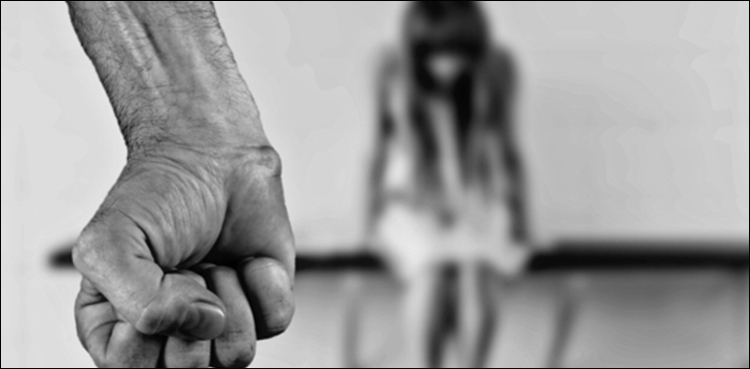 بی جے پی رہنما ماں کا گھناؤنا چہرہ، نابالغ بیٹی نے شرمناک راز کھول دیے
