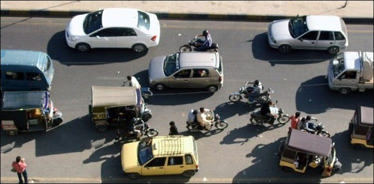 رانگ سائیڈ گاڑی چلانے پر ایک لاکھ جرمانے کا فیصلہ