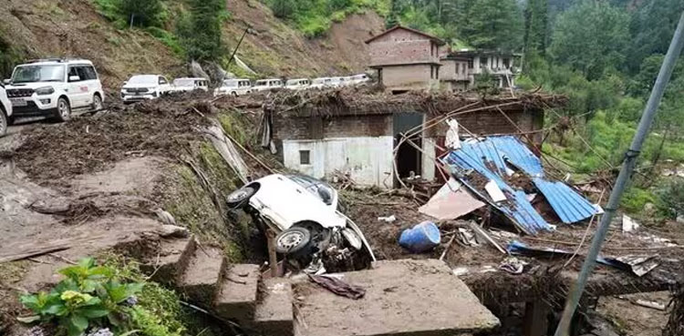 ہماچل پریش میں تباہ کن لینڈ سلائیڈنگ، 11 ماہ کی بچی معجزانہ طور پر بچ گئی