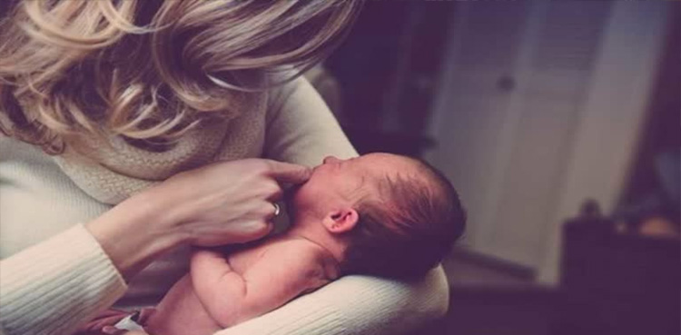 بچے کی پیدائش کے بعد نئی ماؤں کے لیے ڈائٹ پلان کیا ہونا چاہیے؟