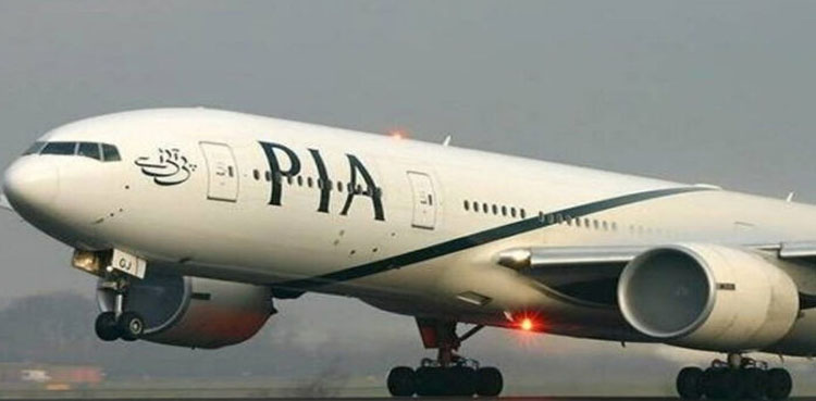 پی آئی اے کا فلائٹ شیڈول متاثر، کئی پروازیں تاخیر کا شکار