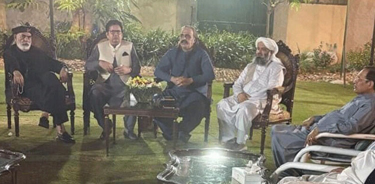 پی ٹی آئی قیادت ناراض امیدواروں کو منانے میں ناکام ہوگئی