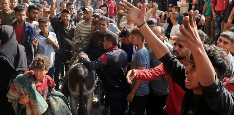 اسرائیلی فوج کی درندگی، خوراک کے منتظر فلسطینیوں پر اندھا دھند فائرنگ، 92 شہید