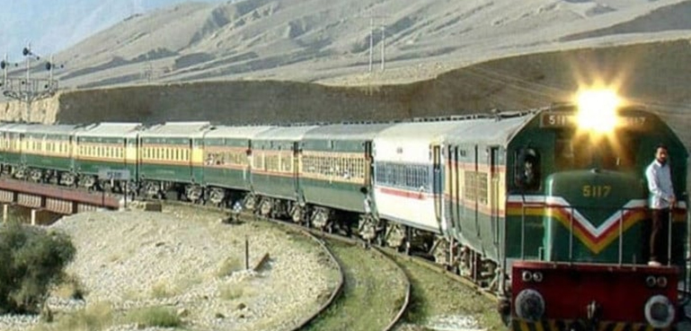 کوئٹہ سے پشاور اور کراچی جانے والی ٹرینیں معطل