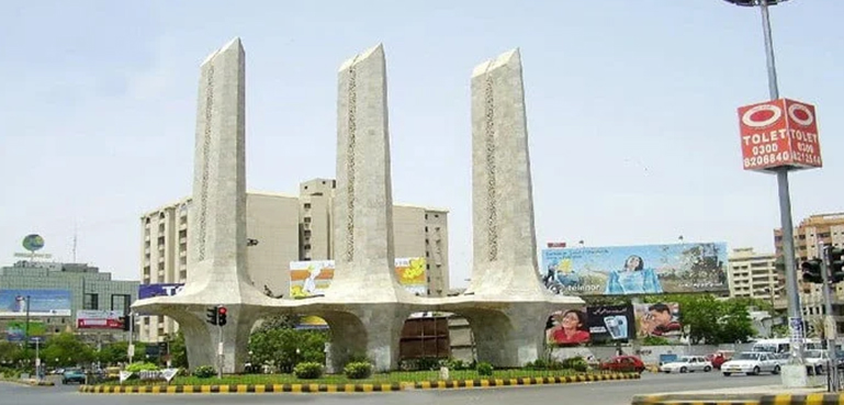 کراچی کے پوش علاقے کلفٹن میں کتنی عمارتیں مخدوش قرار؟
