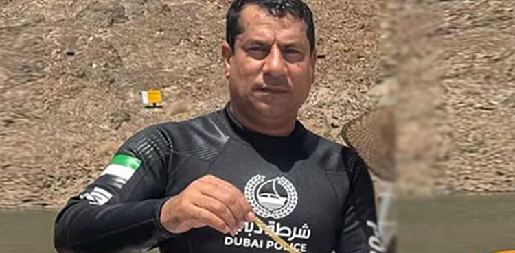 دبئی پولیس نے خاتون سیاح کی ڈیم میں گری گولڈ چین نکال کر واپس کر دی