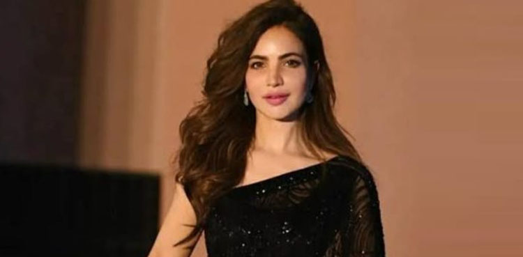 حمیرا اصغر کے اہلخانہ میت وصول کرنے کراچی پہنچ گئے