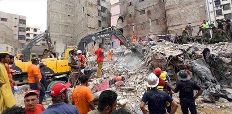 کراچی : لیاری میں عمارت گرنے کی وجوہات جاننے کیلئے 5 رکنی تحقیقاتی کمیٹی تشکیل