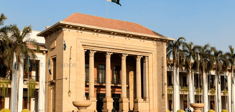 پنجاب میں سینیٹ کی خالی نشست پر ضمنی انتخاب کیلئے پولنگ  جاری،  4 امیدوار مدمقابل