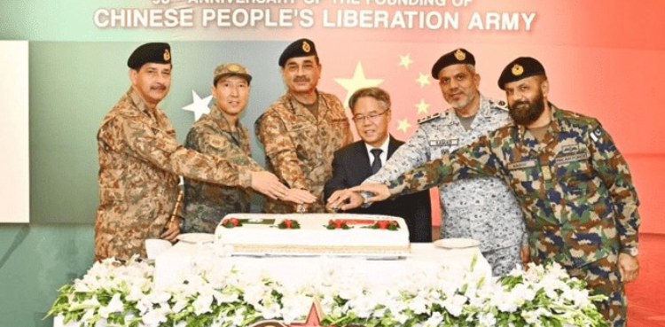 بدلتے علاقائی وعالمی حالات کے باوجود پاک چین دوستی ناقابل شکست رہی: آرمی چیف