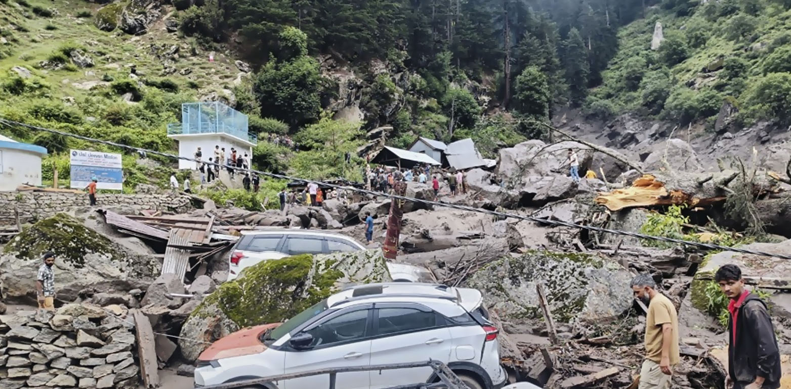 مقبوضہ کشمیر میں کلاؤڈ برسٹ سے تباہی، 46 ہلاک، سینکڑوں لاپتہ