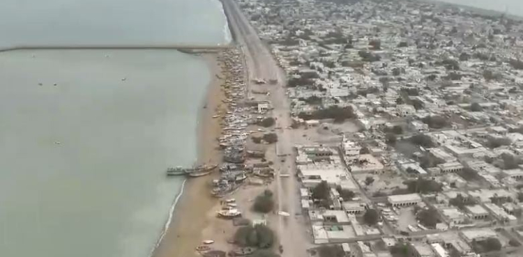 وزیراعظم نے گوادر میں بجلی و پانی بحران کا نوٹس لے لیا، خصوصی کمیٹی قائم