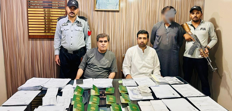 فوری پاسپورٹ کے نام پر لوگوں کو لوٹنے، شہری سے 90 لاکھ ہڑپنے والے ملزمان گرفتار