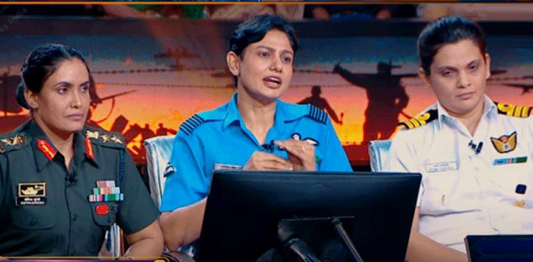 بھارتی فوج کی خواتین افسران کی وردی میں "کون بنے گا کروڑ پتی” میں شرکت ،  سوشل میڈیا پر بحث چھڑ گئی