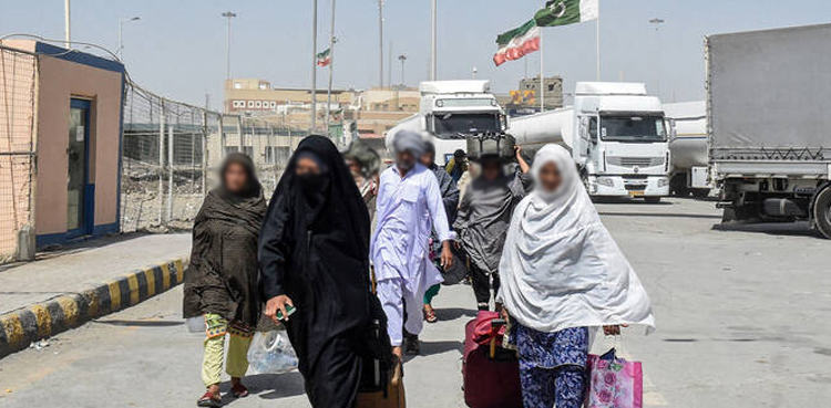 ایران، عراق جانے والے زائرین کیلیے چارٹر فلائٹس آپریٹرز کی خدمات لینے کا فیصلہ