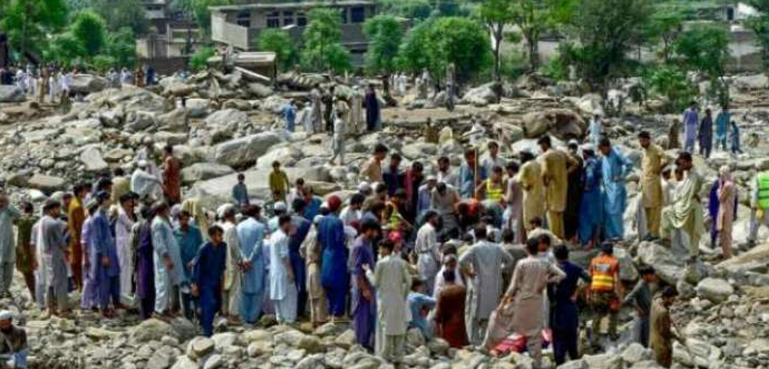 خیبر پختونخوا میں کتنے سیلاب متاثرین کو امدادی چیک ملے؟ اعداد وشمار سانے آ‌گئے