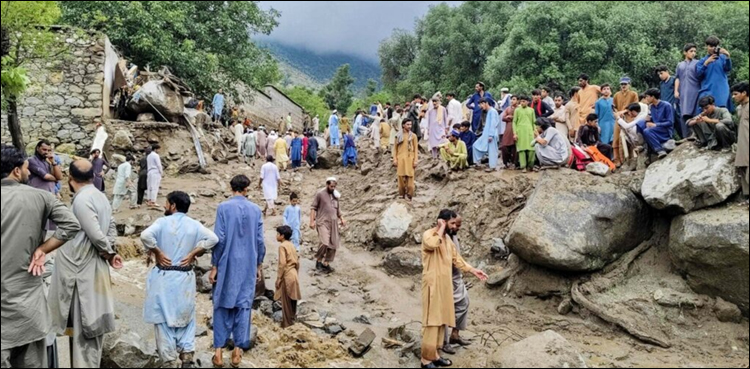 خیبرپختونخوا سیلاب : لوگ ابھی تک ملبے تلے اپنے پیاروں کو ڈھونڈ رہے ہیں