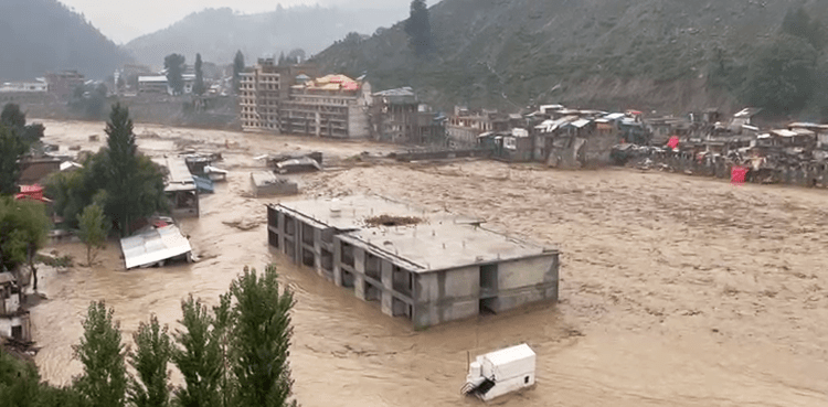 خیبرپختونخوا میں قدرتی آفت سے تاریخ کی سب سے بڑی تباہی، 307 افراد جاں بحق